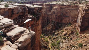 Rope Swing Moab. Jump off the edge