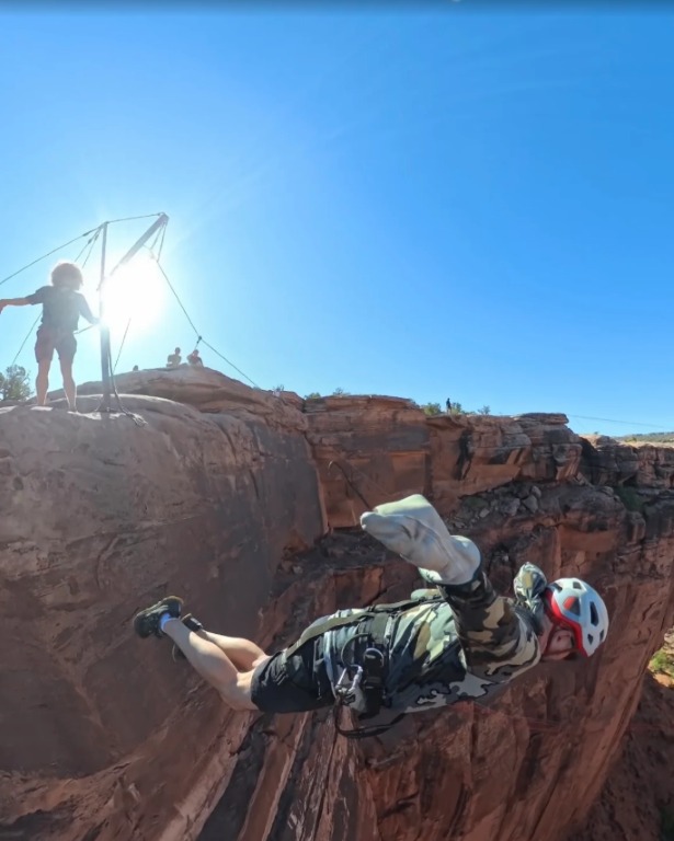 moab-rope-swing-cheering-friends