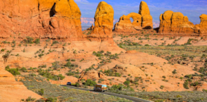 Arches National Park guided bus tour near Windows Section